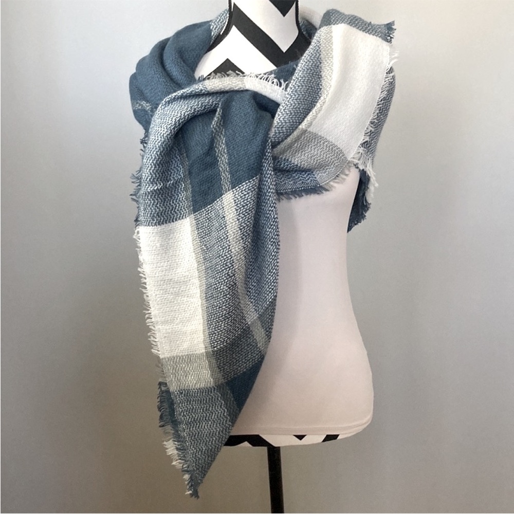 Riah Fashion, LA Plaid Blanket Scarf/Wrap - Picture 3 of 5